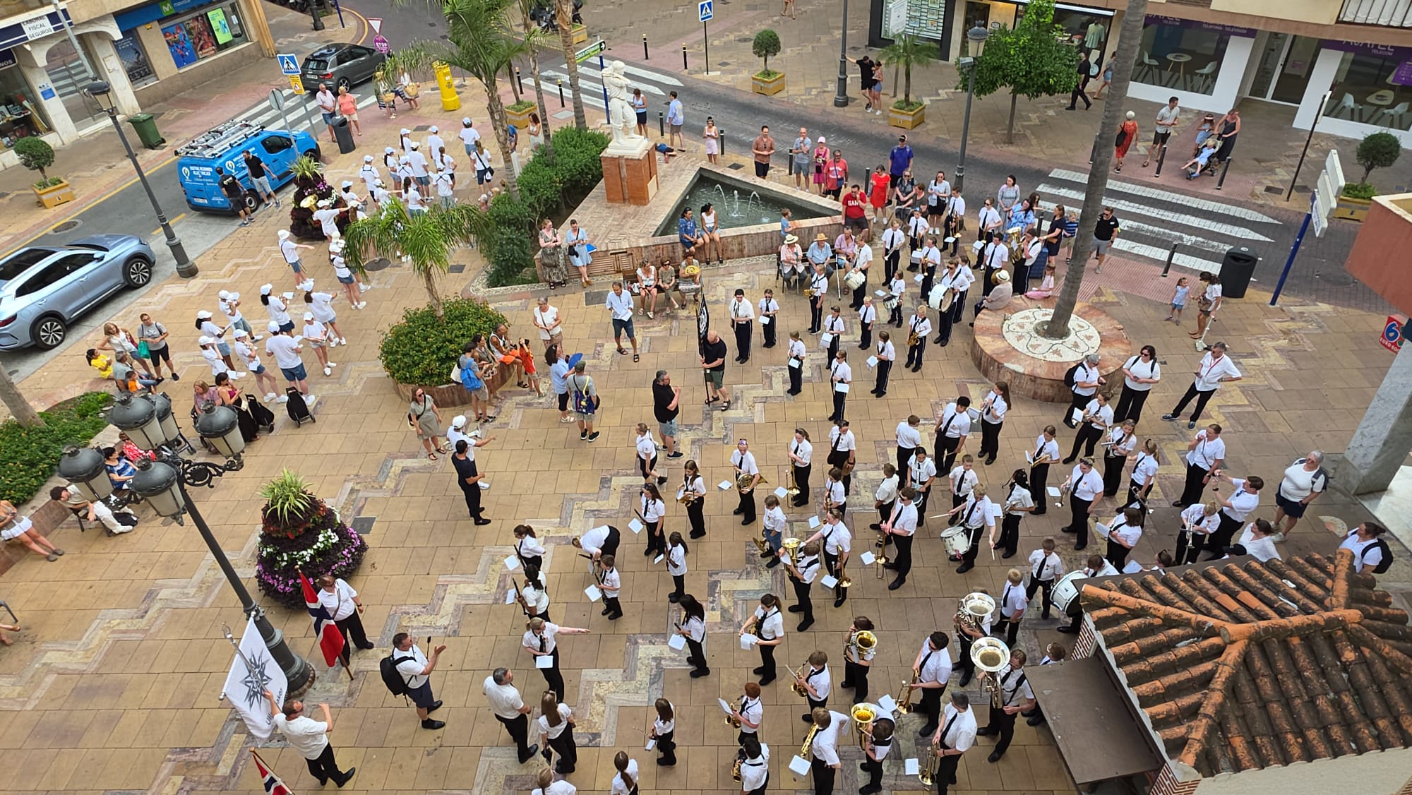 La plaza de la Constitución de Almuñécar da la bienvenida esta tarde a una nueva edición del Festival Tropical de Bandas de Música Noruegas